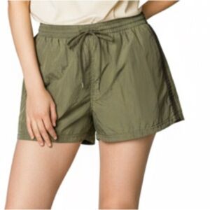 Athleta‎ Olive Expedition Shorts
